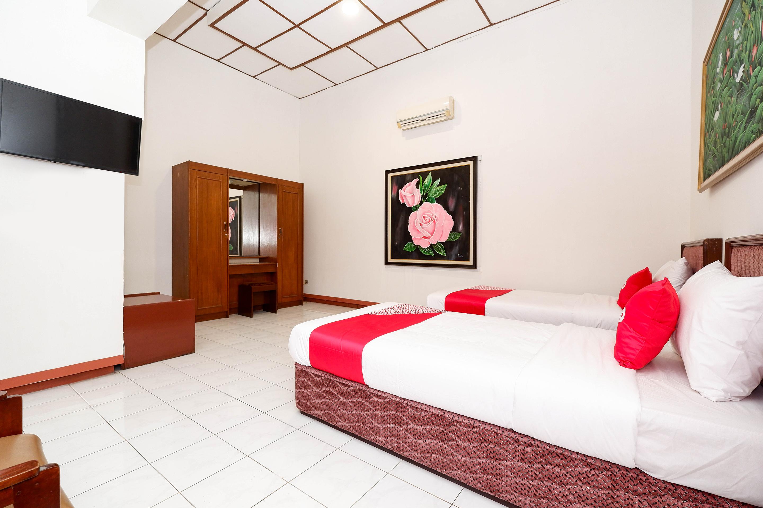 Super Oyo Capital O 1644 Hotel Griya Kencana Surakarta  Exterior photo