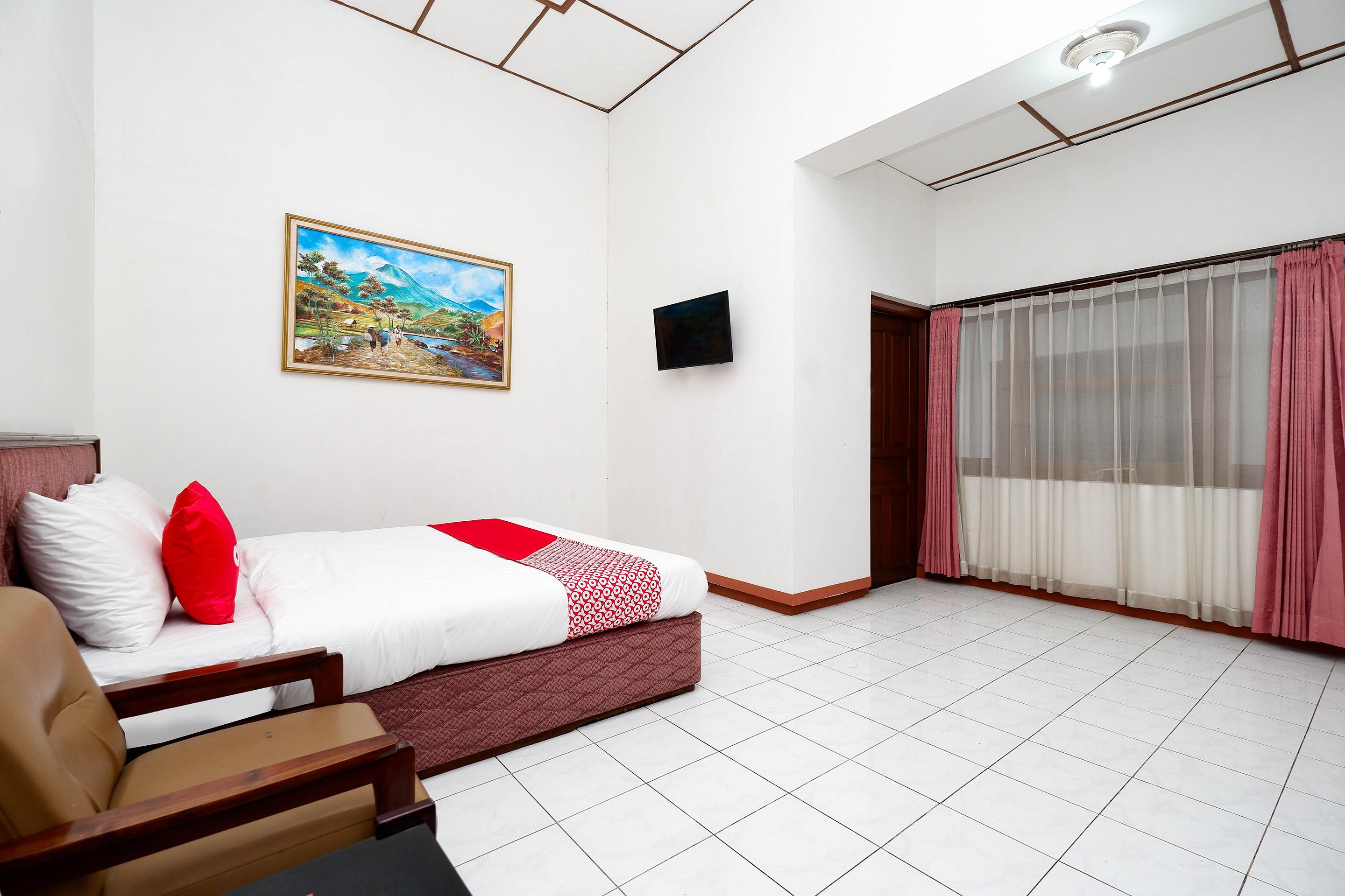 Super Oyo Capital O 1644 Hotel Griya Kencana Surakarta  Exterior photo