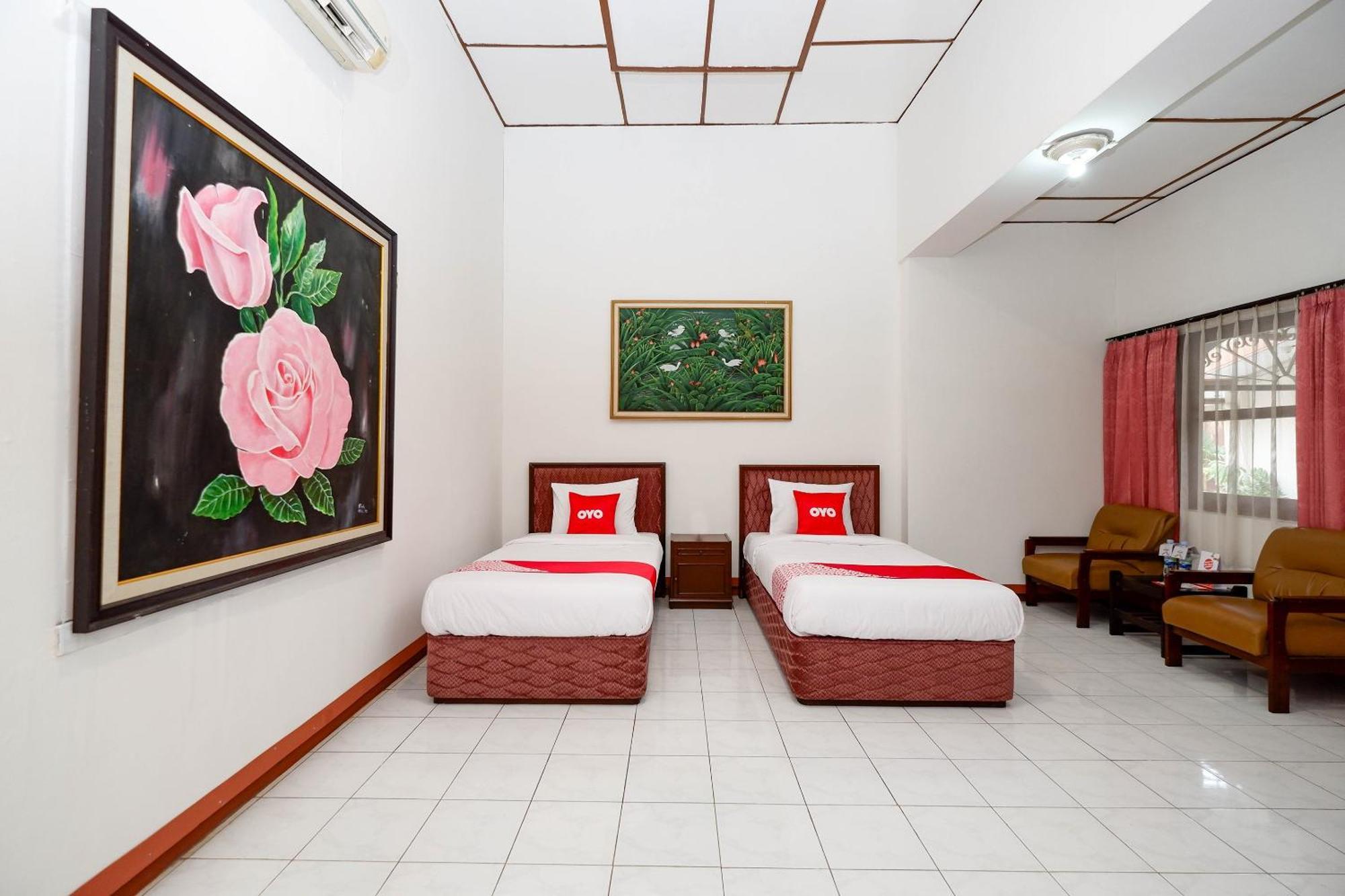 Super Oyo Capital O 1644 Hotel Griya Kencana Surakarta  Exterior photo