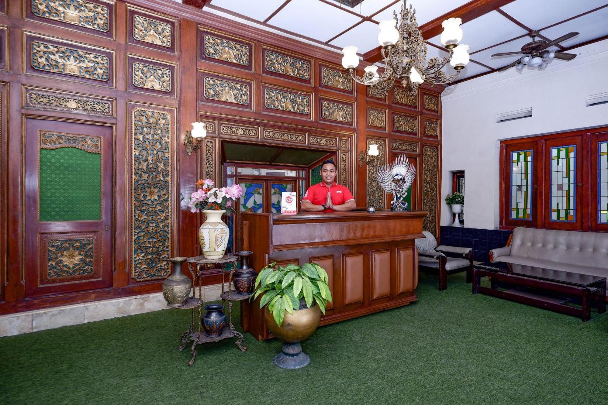 Super Oyo Capital O 1644 Hotel Griya Kencana Surakarta  Exterior photo